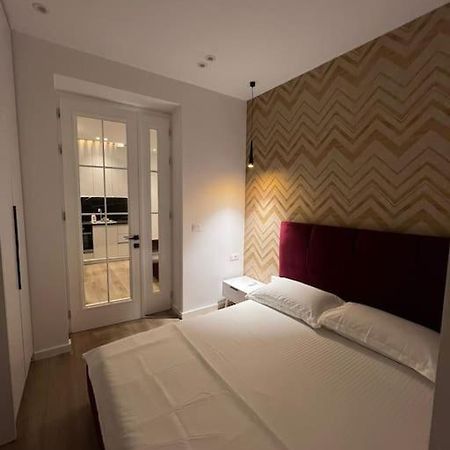 Spacious Apartment Ish-Blloku Area تيرانا المظهر الخارجي الصورة