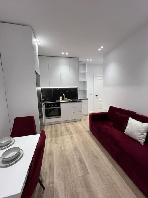 Spacious Apartment Ish-Blloku Area تيرانا المظهر الخارجي الصورة